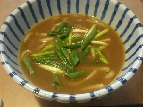 お鍋に残ったカレーで！　簡単カレーうどん♪